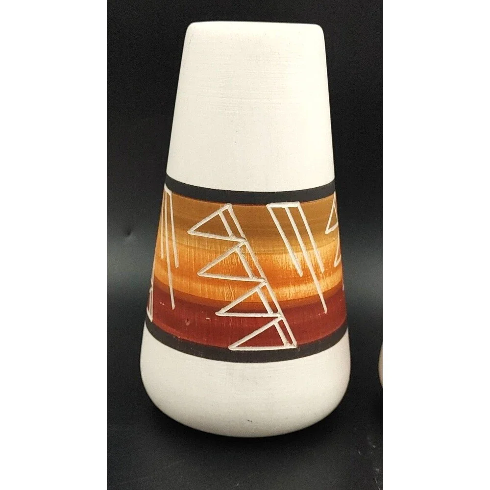 Lot of 2 Native American Pottery Vase Southwest Signed Tribal Art Pottery Sioux